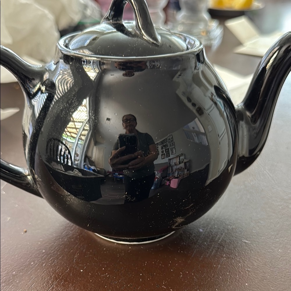 Glossy Black Teapot